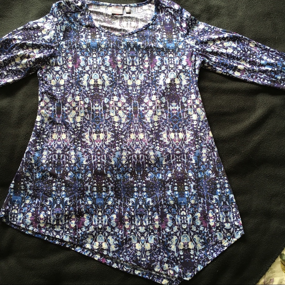 Asymmetrical tunic with 3/4 sleeve silver beeds